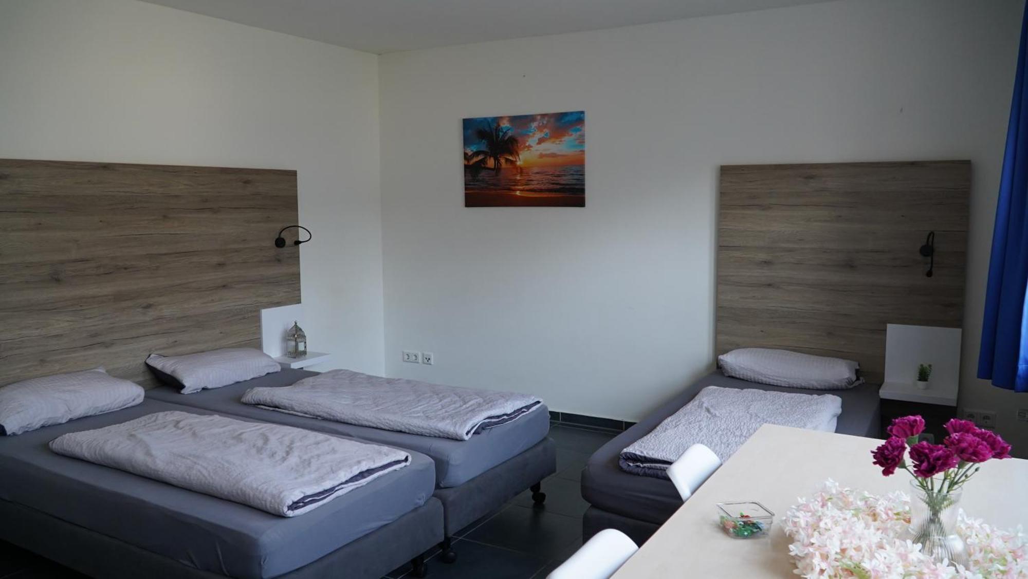 Mk Hostel Oyten - Free Wifi & Parking - 24H Check-In Exterior photo